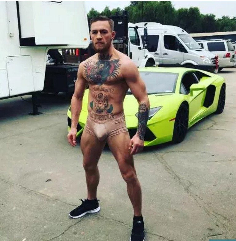 Vždy ve formě, pochlubil se na sociálních sítích Conor McGregor a ukázal všechna svá tetování.