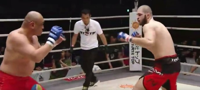 Jiří Procházka knockoutoval v Rizinu japonského MMA veterána