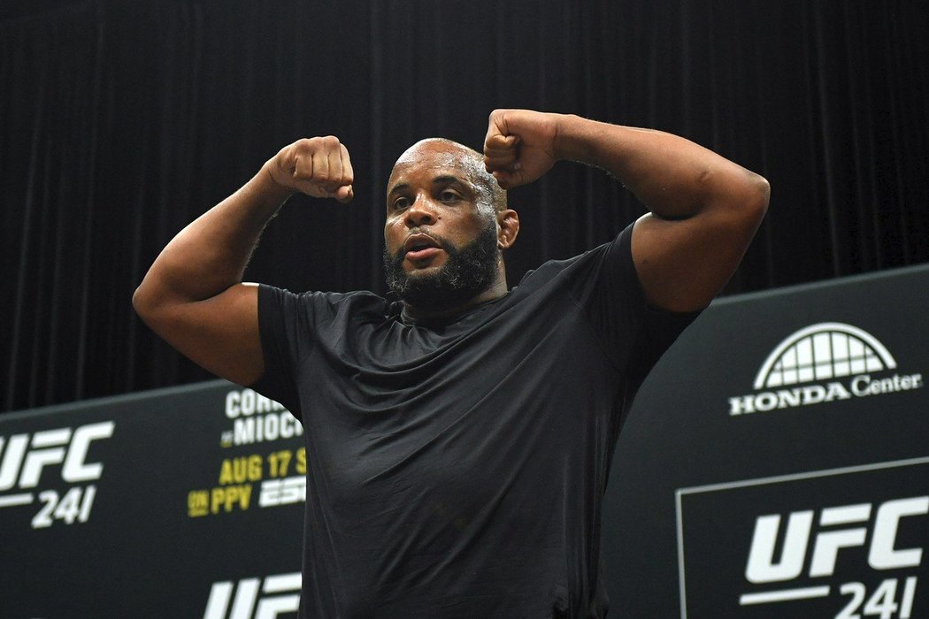 World MMA Heavyweight šampión Daniel Cormier během tréninku v anaheimském Honda Center