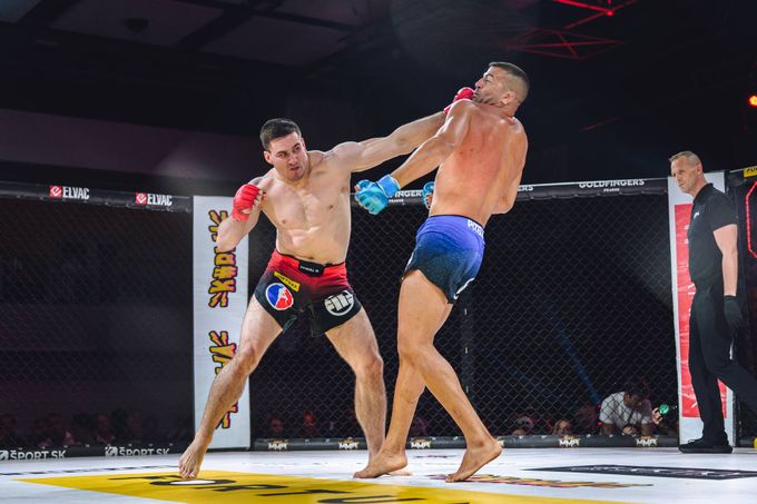 Hošek po brutálním KO vyzval Fleuryho a Végha na box v malých rukavicích Hošek po brutálním KO vyzval Fleuryho a Végha na box v malých rukavicích