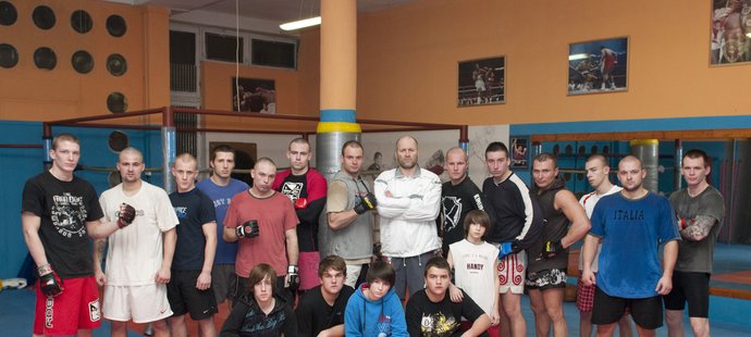 Ladislav Erdelyi (uprostřed), zakladatel MMA v Příbrami
