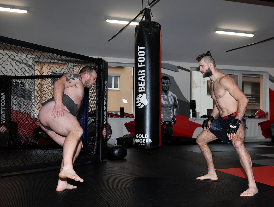 Sumo má své pradávné rituály, vyzkoušel si je i MMA bojovník Jiří Procházka