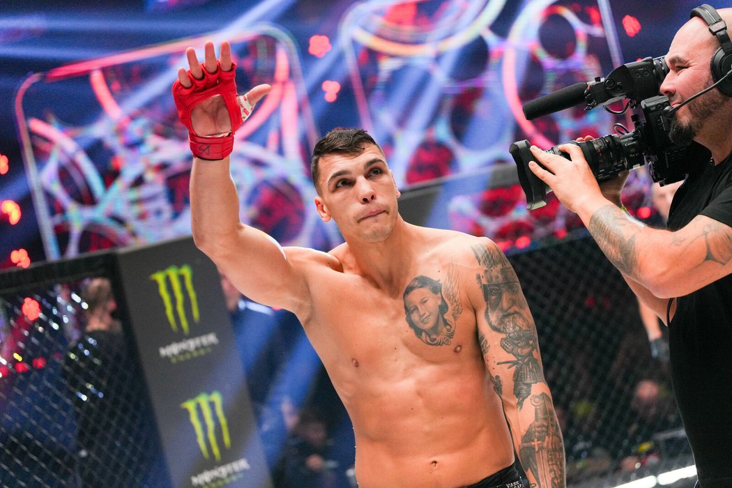 Nejlepší český boxer Vasil Ducár si vyzkoušel MMA pod elitní značkou KSW v Liberci