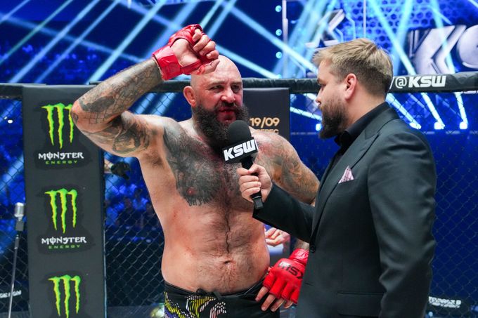 Martínek v krvavé bitvě na body porazil elitního Poláka. Asi jsem si zlomil ruku, přiznal Martínek v krvavé bitvě na body porazil elitního Poláka. Asi jsem si zlomil ruku, přiznal