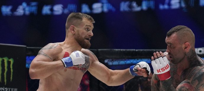 Patrik Kincl porazil na akci KSW 61 Tomasze Romanowského