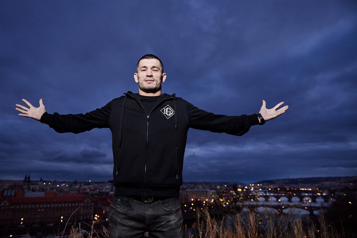 Machmud Muradov je MMA zápasníkem organizace UFC