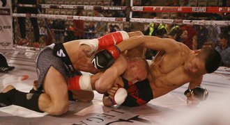 V MMA vládnou Rusové. Na šampionátu v Praze ovládli 6 ze 7 kategorií