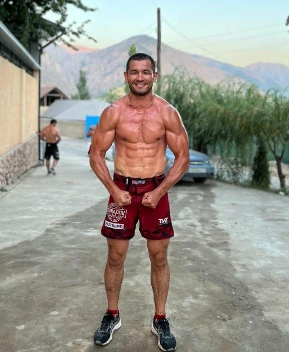 Bojovník MMA Mach Muradov