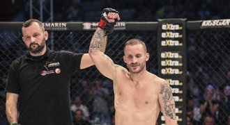Noc legend MMA: Vítězný návrat Hamršmída i smolné loučení v slzách