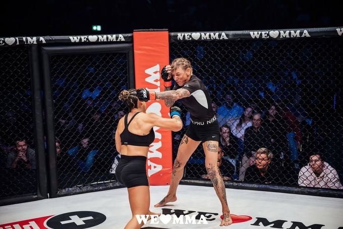 Nejstarší MMA bojovnice na světě (49) se představí v Oktagonu. Vyzve elitní veteránku UFC Nejstarší MMA bojovnice na světě (49) se představí v Oktagonu. Vyzve elitní veteránku UFC