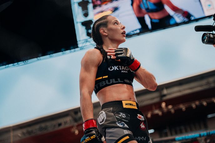 Německá krásna Alina Dalaslanová uspěla na turnaji Oktagon 72 v Edenu Německá krásna Alina Dalaslanová uspěla na turnaji Oktagon 72 v Edenu