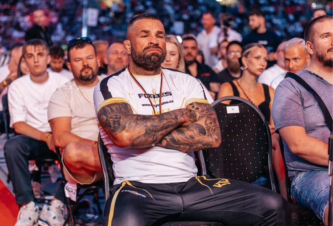 Bijec Karlos Vémola po odchodu do důchodu: Nová kariéra! Bijec Karlos Vémola po odchodu do důchodu: Nová kariéra!
