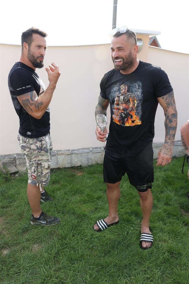 Vémola s kamarádem Noidem Vémola s kamarádem Noidem