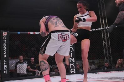 Lucie Pudilová při zápase MMA