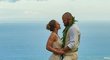 Sluší jim to! Ronda Rouseyová s Travisem Brownem měli tajnou svatbu na Havaji.