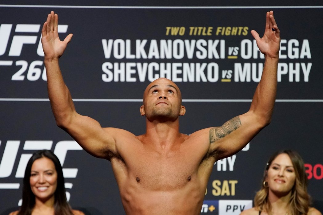 Diazovým soupeřem na turnaji UFC 266 bude Robbie Lawler