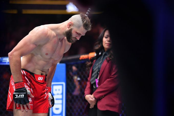 O co jde Procházkovi? Pokáral soka a chce trilogii, když prohraje, přijde... O co jde Procházkovi? Pokáral soka a chce trilogii, když prohraje, přijde...