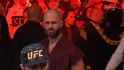 Jiří Procházka čeká před hlavním zápasem UFC 320 u klece