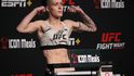 Tereza Bledá na vážení před svou premiérou v UFC