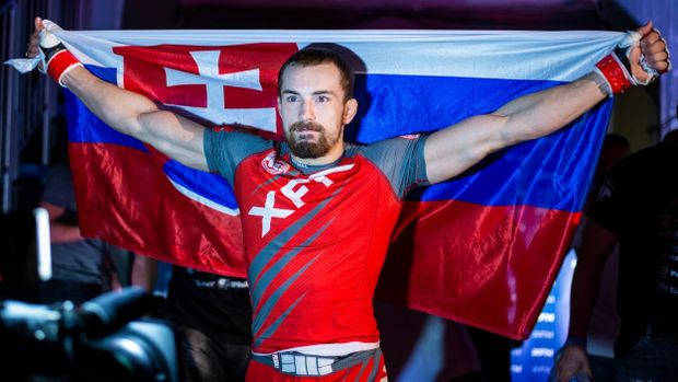 Slovenský zápasník MMA Ľudovít Klein po jedné z výher Slovenský zápasník MMA Ľudovít Klein po jedné z výher