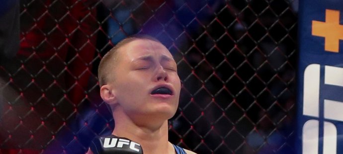 Rose Namajunas slaví vítězství nad Číňanku Čang Wej-Li