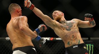 McGregor se chystá na odvetu s Diazem. Za přípravu utratil 7 milionů