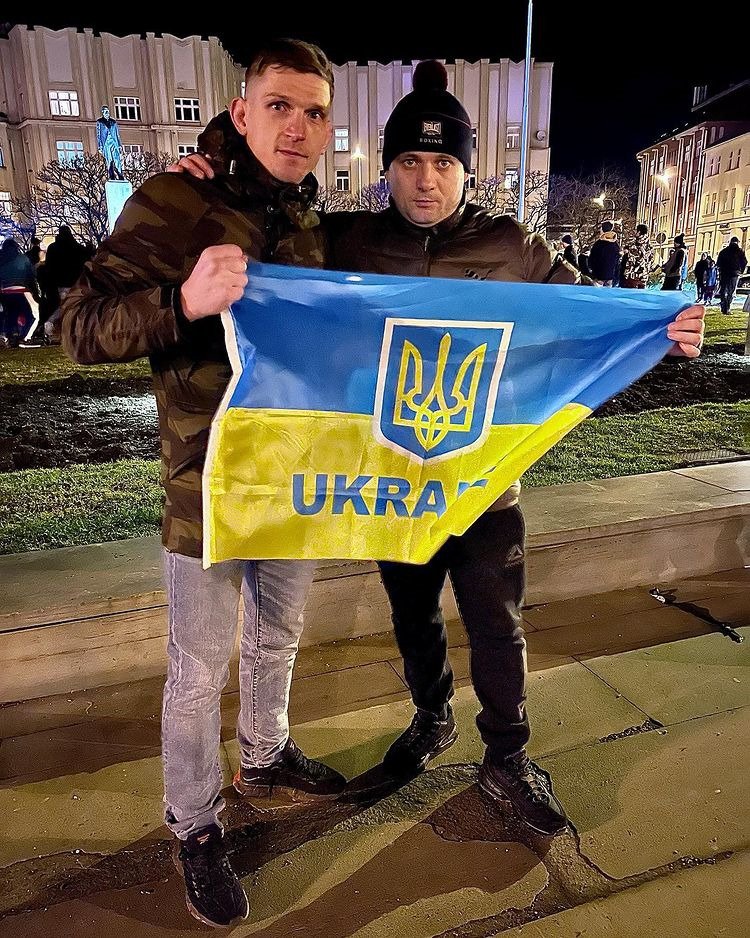 Na Instagramu se David Dvořák snaží pomáhat i válkou zmítané Ukrajině