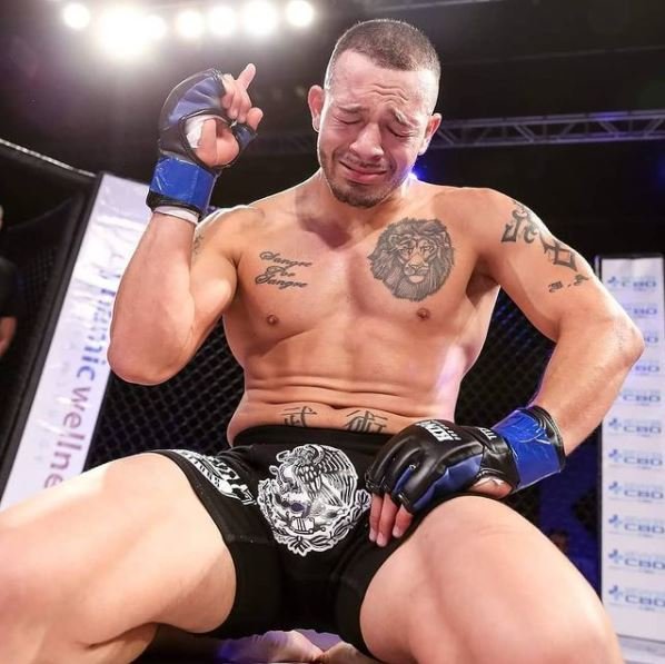 Zápasník se zkušenostmi z UFC Irwin Rivera čelí obvinění z dvojnásobného pokusu o vraždu svých sester