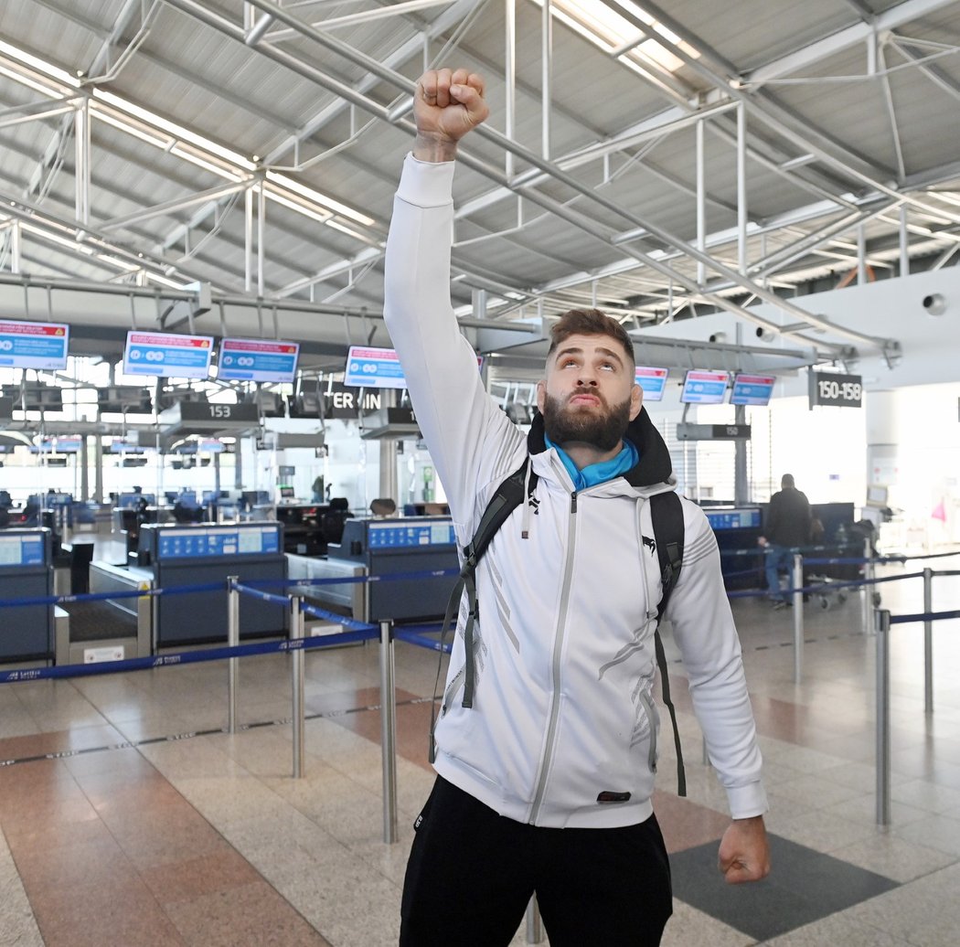 Jiří Procházka vyrazil za druhou titulovou bitvou v UFC