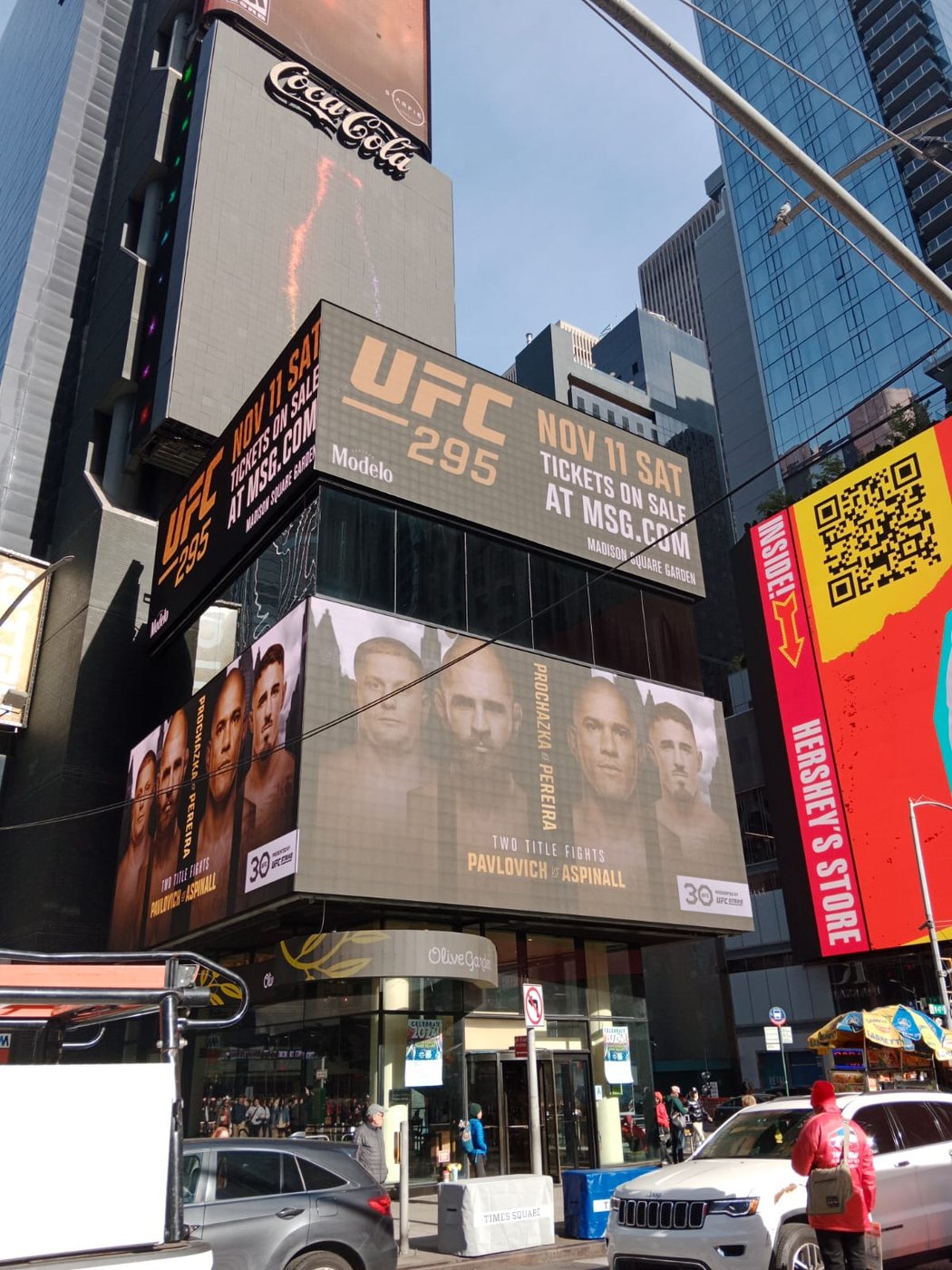 Promo UFC a Procházková zápasu na slavném Times Square