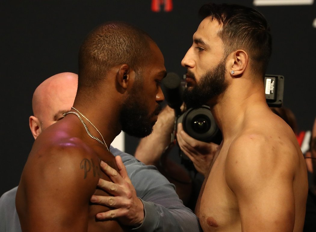 Velikán UFC Jon Jones jde do bitvy proti vyzyvatelovi Dominicku Reyesovi