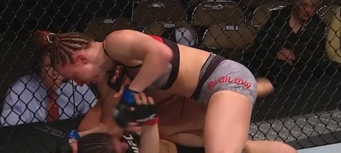Lucie Pudilová v UFC porazila Sarah Morasovou