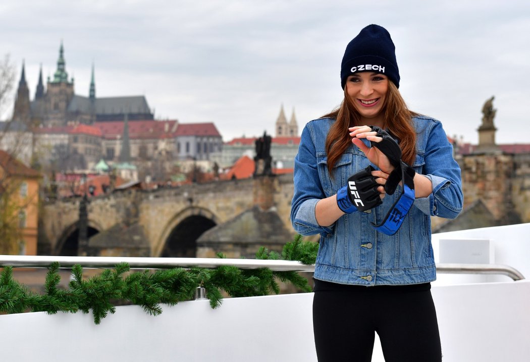 Česká MMA bojovnice Lucie Pudilová se na pražský galavečer těší