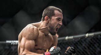 První Slovák v UFC měl problém s váhou. Čeká se na jméno nového krále