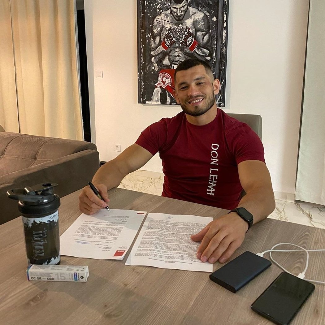 Machmud Muradov už podepsal další duel v UFC