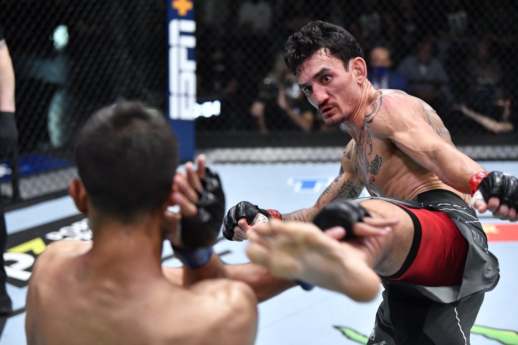 Max Holloway přestřílel Yaira Rodrigueze