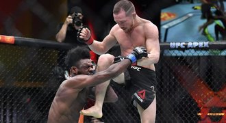 Divoká rusko-americká odveta na UFC 273. Ožívá zakázaný kop i oslava