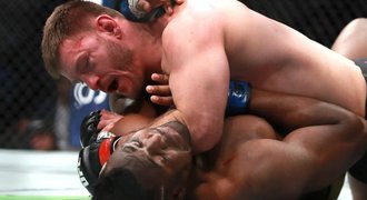 Překvapení se v UFC nekonalo. Miocic zničil kamerunskou hvězdu a má rekord
