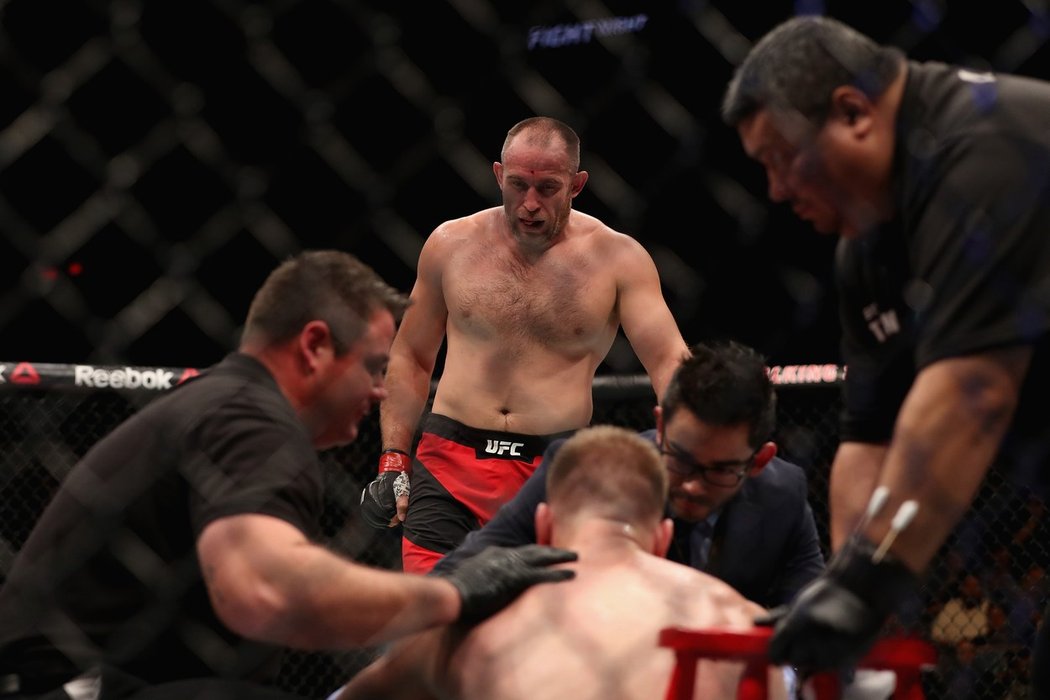 Viktor Pešta nestačil v UFC na Alexeje Olejnika