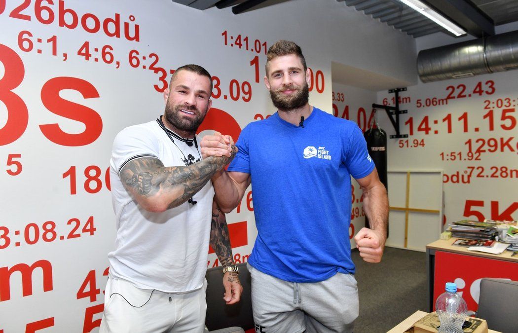 Úspěšný zápasník MMA Jiří &#34;Denisa&#34; Procházka se v redakci Sportu potkal s dalším bojovníkem Karlosem Vémolou