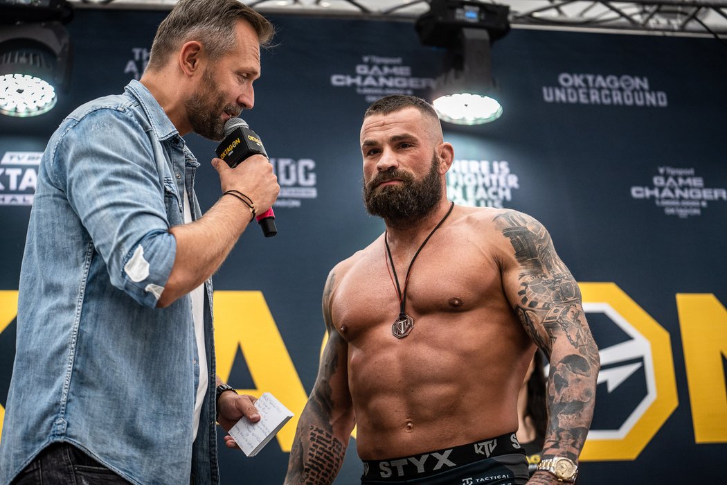 Slavný zápasník MMA Karlos Vémola má pořádný problém