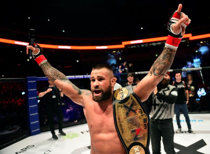 Nečekaný konec?! Bijec Vémola se chystá na krok, který změní české MMA Nečekaný konec?! Bijec Vémola se chystá na krok, který změní české MMA