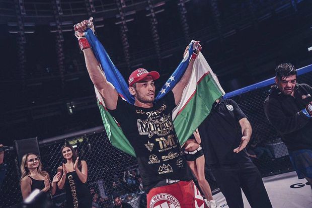 Machmud Muradov slaví další výhru Machmud Muradov slaví další výhru