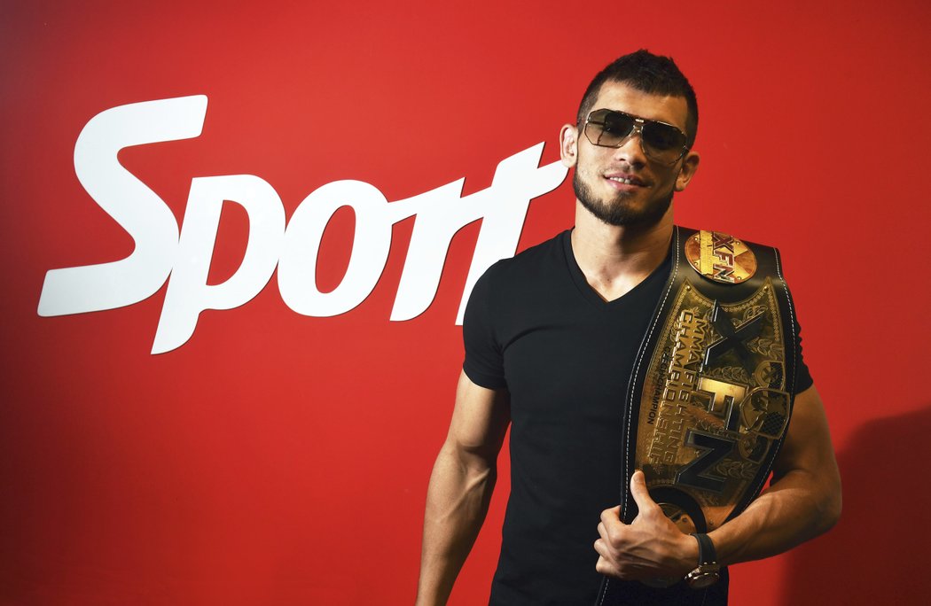 MMA bojovník Machmud Muradov v redakci deníku Sport