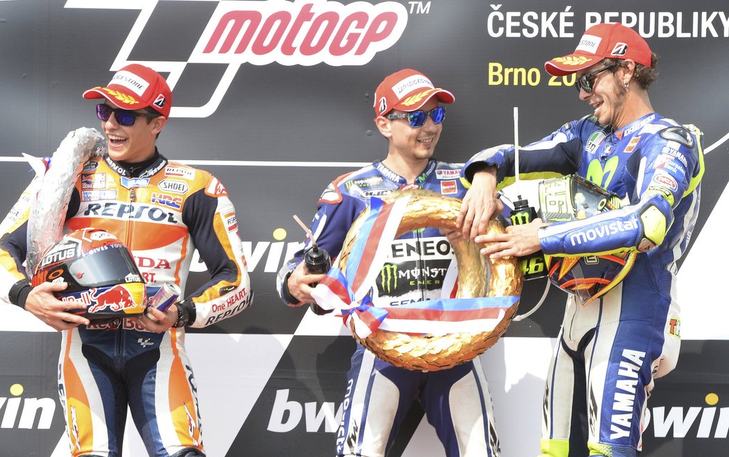 Stupínek vítězů na MotoGP v Brně