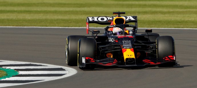 Max Verstappen vyhrál premiérovou sprintovou kvalifikaci ve Velké Británii