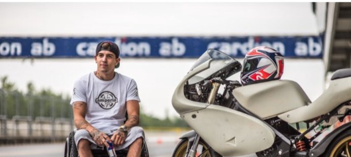 Závodník Lukáš Šembera toužil sednout opět na motorku. Po 9 letech od úrazu se mu to povedlo!