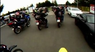 VIDEO: Rekord v Brně. 1 349 motocyklů na počest Simoncelliho