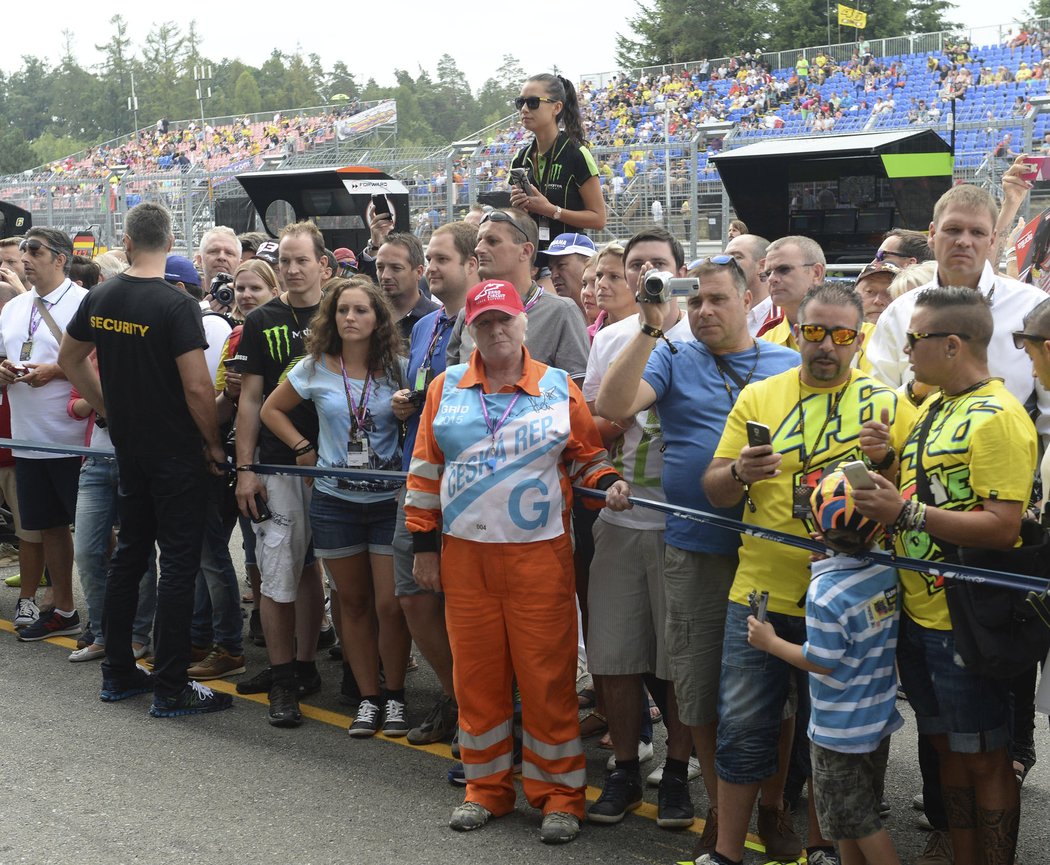 Fanoušci motorek na brněnské Grand Prix v roce 2015. Přišlo jich téměř 250 tisíc za tři dny