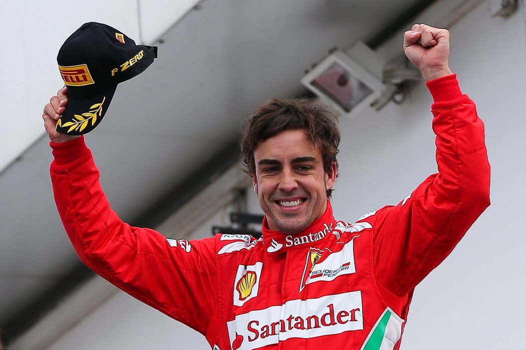 Vítězstvím v domácí Velké ceně se vyšvihl Fernando Alonso do čela mistrovství světa